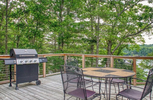 Wiscasset House | Comfortable, quiet, riverfront home