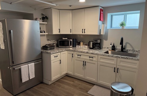Medford Apartment | Comfy 2 Beds+1 Bath+Parking 13 mins from Boston