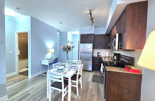 Thornhill Apartment | Comfy Condo near Promenade Mall