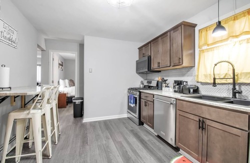 Buffalo Apartment | Comfy Cozy three bedroom apartment