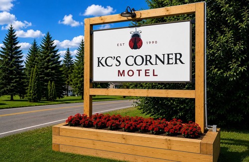 East Springfield Hotel | Comfy & Pet Friendly Stay Near Cooperstown - ADA