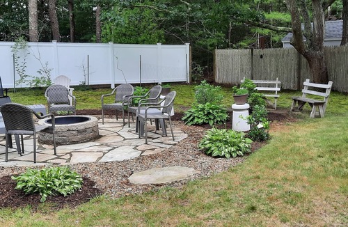 West Yarmouth House | Comfy Quiet Cape Cod Retreat. Everything you need. Near Bay and Ocean Beaches