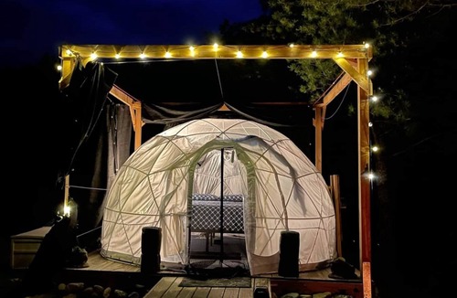 Jefferson RV Rental | ComfyDome Pond-Side Glamping