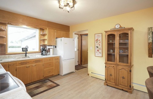 Peru House | Compass Rose · Cozy & Clean House! + W/D! Sm dogs OK!