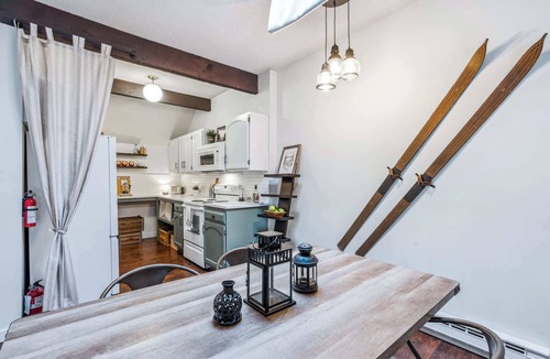 West Hartford Condo | Condo near Ski Hill with Club Access, Kingswood