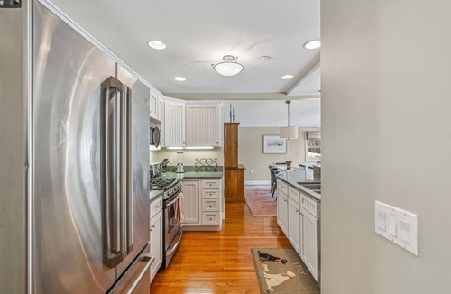 West Hartford Condo | Condo with Pool, Newton Village, Pet-Friendly