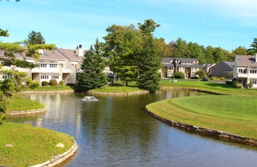 Lenox Condo | Condo with Resort Amenities in Lenox