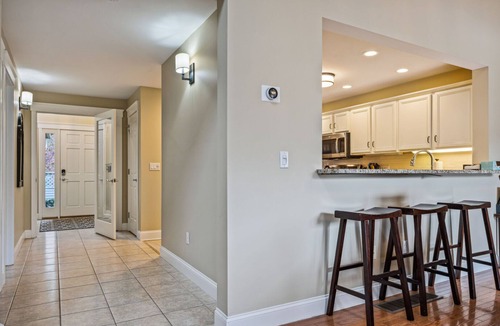 West Hartford Condo | Condo with Sauna & Golf Views, Fox Hollow