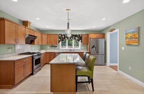 East Falmouth House | Contemporary 3BR House: New Furniture, AC, Hot Tub, 2Gbps Wi-Fi & Pet-Friendly