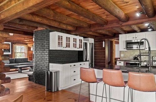 Ludlow Cabin | Contemporary 4-BR Cabin 5-min to Okemo