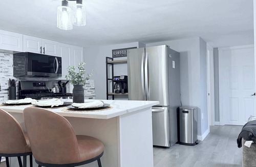 Pawtucket House | Contemporary Apartment- Prime Location to MBTA