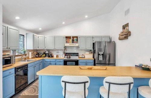 Springs House | Contemporary East Hampton Retreat, Private Heated Pool, Great for Quiet.