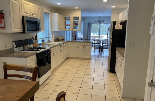 Silver Lake House | Contemporary family/dog friendly home with fully fenced in yard in Silverlake