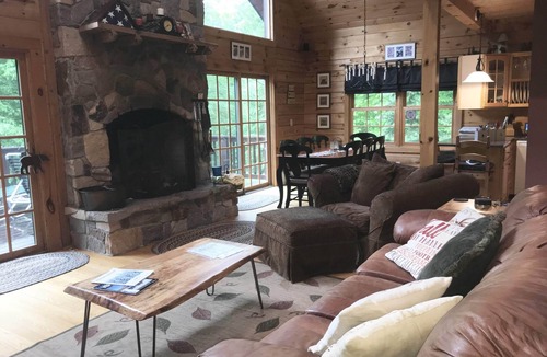 West Dover House | Contemporary Log Home