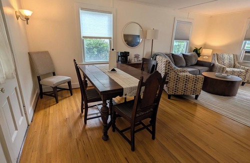 Auburn House | Contractor retreat, fast wifi and parking