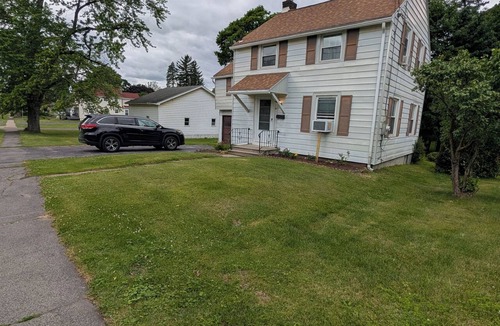 Auburn House | Contractor retreat, fast wifi and parking