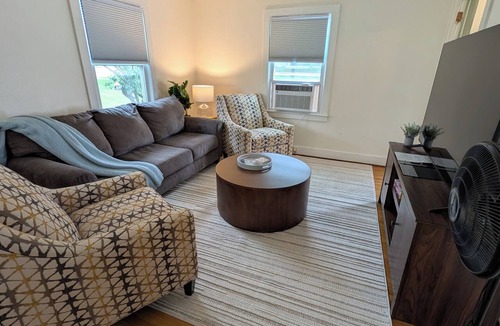 Auburn House | Contractor retreat, fast wifi and parking