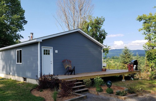 Waterbury House | Convenience, Coffee and Views too!