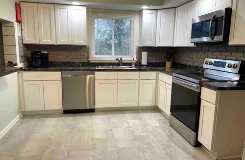 Rochester House | Convenient Cozy Casa