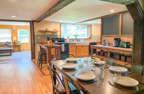 Hartland Four Corners Cabin | Copper Hill House - VT getaway near Ludlow & Okemo