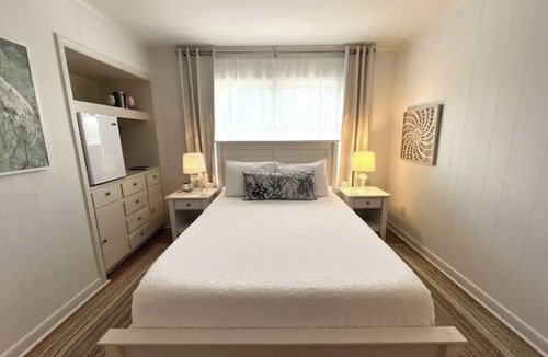 Rehoboth Beach Hotel | Coral Reef Suite — A Spacious Two-Bedroom Coastal Retreat for Couples