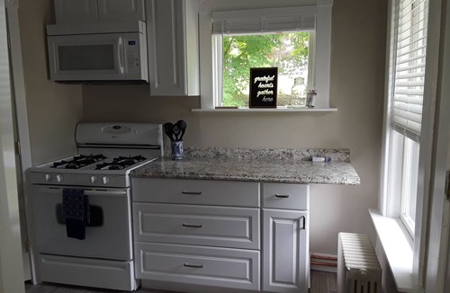 Wells River House | Corner Guest Home on 6 Acres along Connecticut River