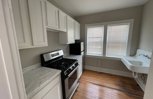Corn Hill Apartment | Cornhill Arts District - 1 Mile from Strong URMC and U of R - Entire Condominium
