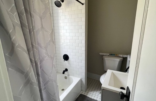 Corn Hill Apartment | Cornhill Arts District - 1 Mile from Strong URMC and U of R - Entire Condominium