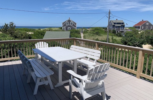 Dennis House | Corporation Beach - 4 BR homes