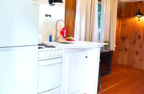 Wolfeboro Apartment | Cottage 1-2 -2 Bedroom 1 Bath End Unit with Kitchenette Private Courtyard Pet Friendly fee applies