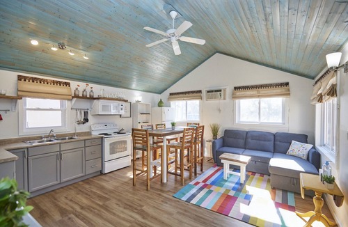 Wainfleet House | Cottage #2 · Lake Haven Beach Resort