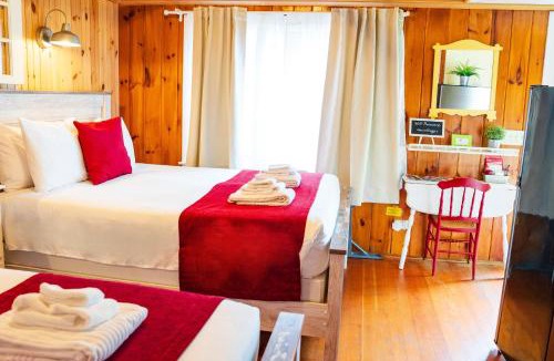 Wolfeboro Apartment | Cottage 4 - Queen and Full Beds Child Loft w 2 Twins Private Bath Kitchenette Pets Allowed Fee applies