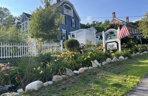 Wolfeboro Cottage | Cottage 5-6 - Year Round Pet Friendly - 2 Bedroom/1 Bath End Unit