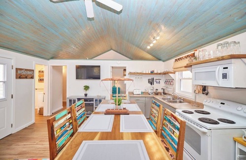 Wainfleet Cottage | Cottage #7 · Lake Haven Beach Resort