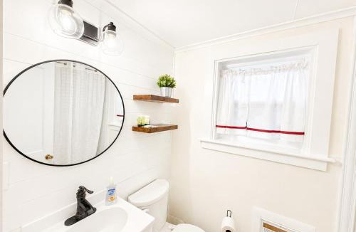 Wolfeboro Apartment | Cottage 8-9 - Stand Alone 2 Bedroom 2 Bath Private Courtyard Pet Friendly with Fee