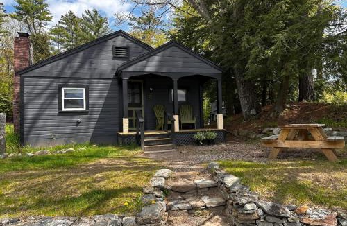 Holderness Hotel | Cottage Place on Squam Lake