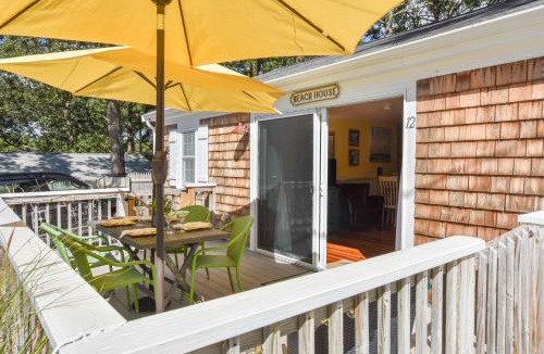 Wellfleet House | Cottage w Private Association Pool