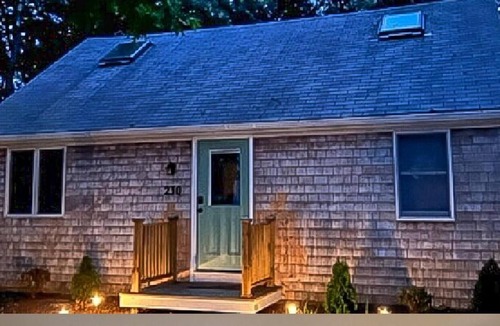 East Falmouth Cottage | Cottage with beach/dock access