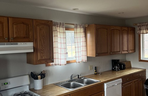 Geneva Cottage | Cottage with lake view at the heart of Seneca lake