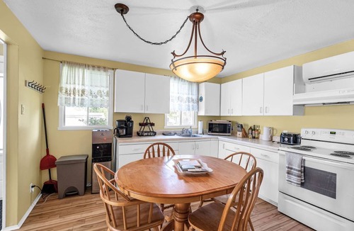 South Glengarry Cottage | Cottages at Penny's Cove The Sweet Retreat - Cottage #2