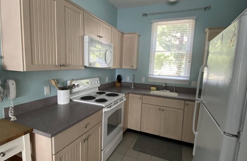 Summer Village Cottage | Cottages at Summer Village, fully furnished cottage, Wi-fi, heated pools, hot tub