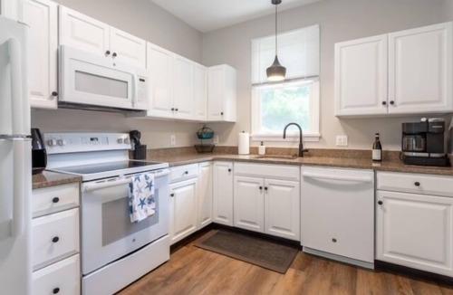 Summer Village Cottage | Cottages at Summer Village, fully furnished cottage, Wi-fi, heated pools, hot tub