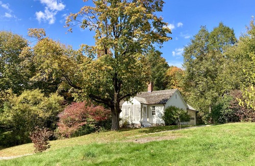 Redding Ridge Cottage | Country Cottage 2BR w/ Cozy, Modern Amenities
