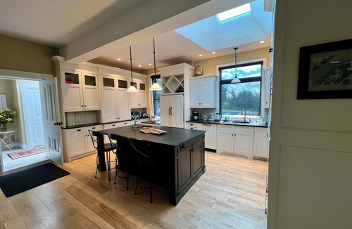 Cavan-Monaghan House | Country estate getaway, sleeps 10+ salt water pool.