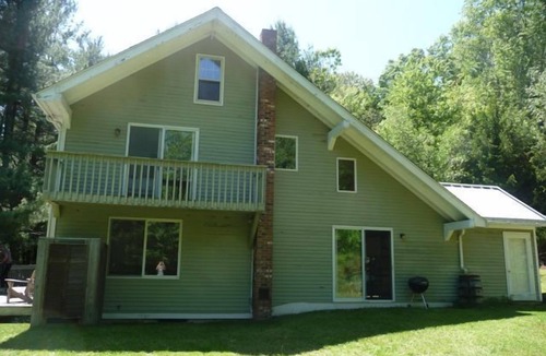 Hillsdale House | Country Karma -Quiet Wooded Getaway