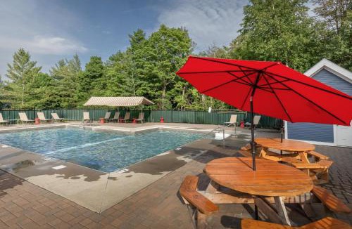 Killington Apartment | CountryCub- Pool, Hot Tub, Gym, Sauna, Near Resort