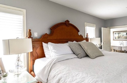 Pelham House | Couples Countryside Retreat with hot tub and nearby wineries