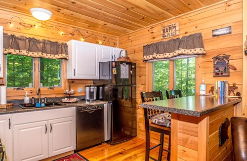 Intervale House | Couples Getaway Log Cabin in the White Mountains