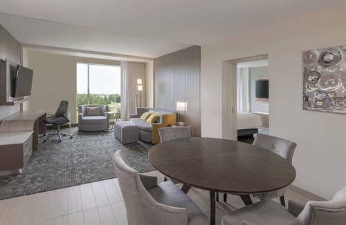 Burlington Hotel | Courtyard by Marriott Burlington