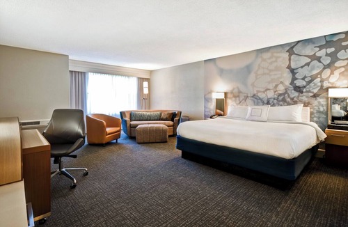 Hyannis Hotel | Courtyard By Marriott Cape Cod Hyannis